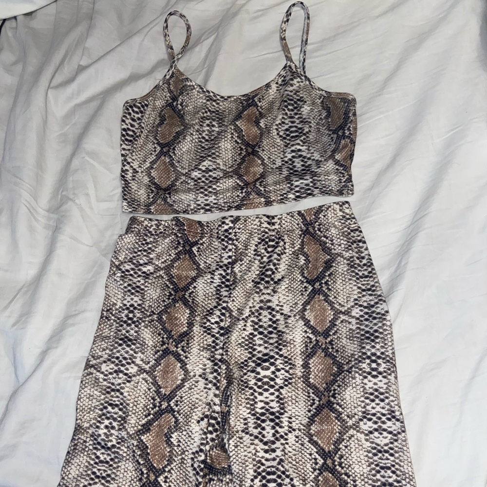 SOLD✔️ Snakeprint Biker Shorts Set